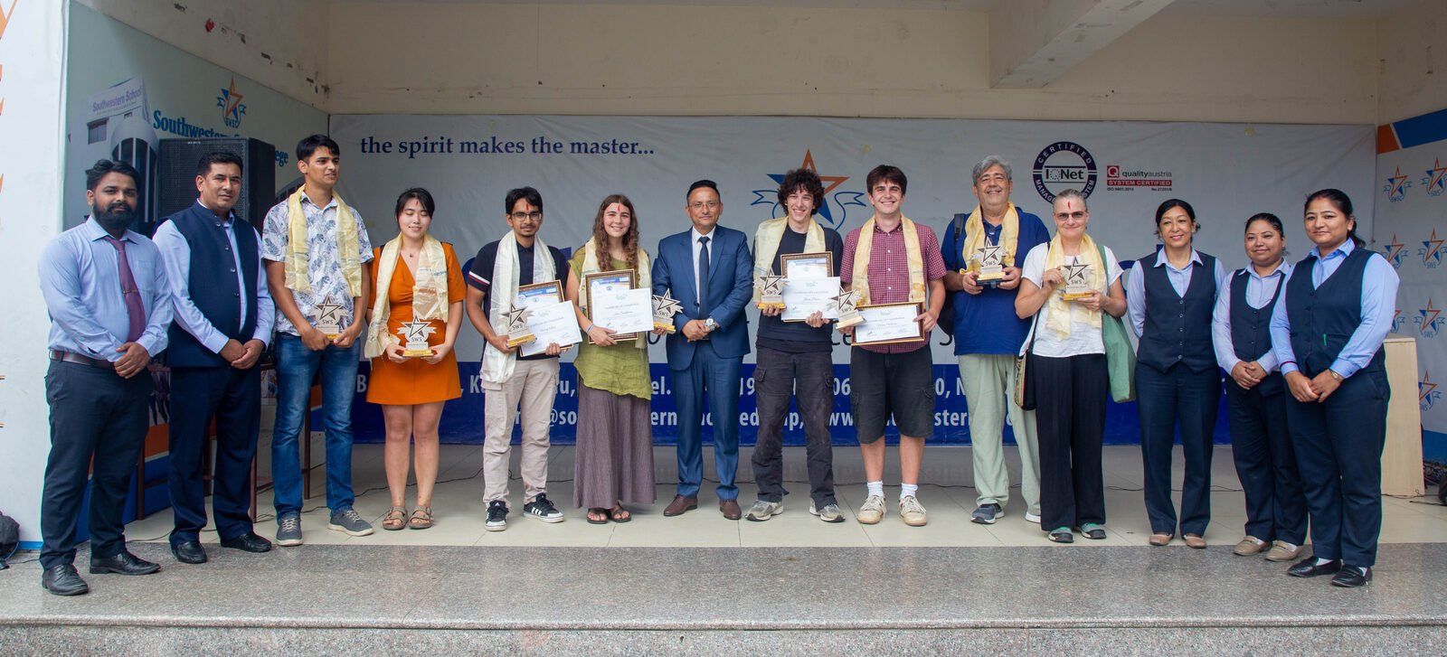 Meridian Scholars and interns in Nepal